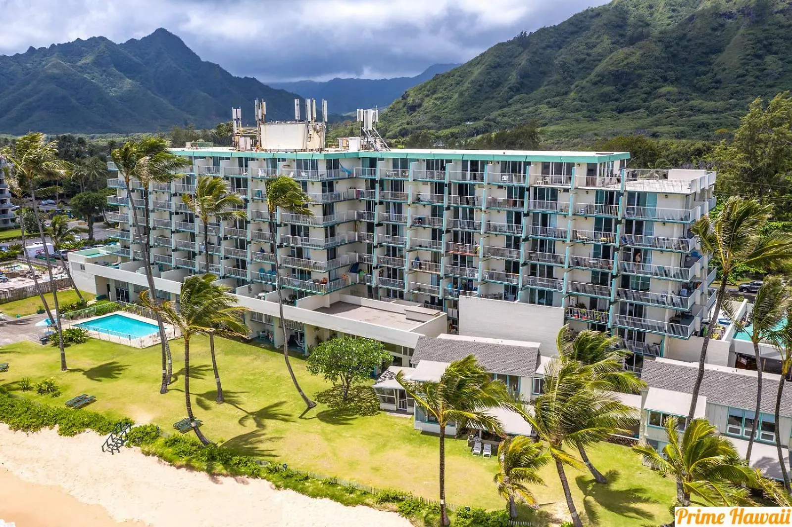 Magical Beachfront Condo Hau'ula